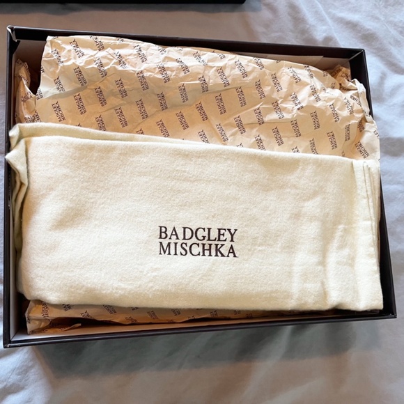 Badgley Mischka | NIB Witney Crystal Embellished Satin Stiletto | Ivory - Picture 13 of 16